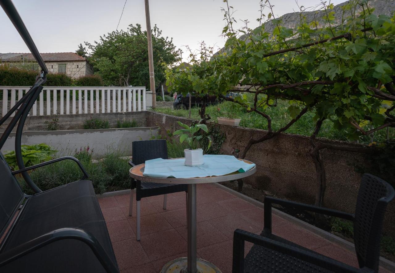 Apartman Karla Solin Exterior foto